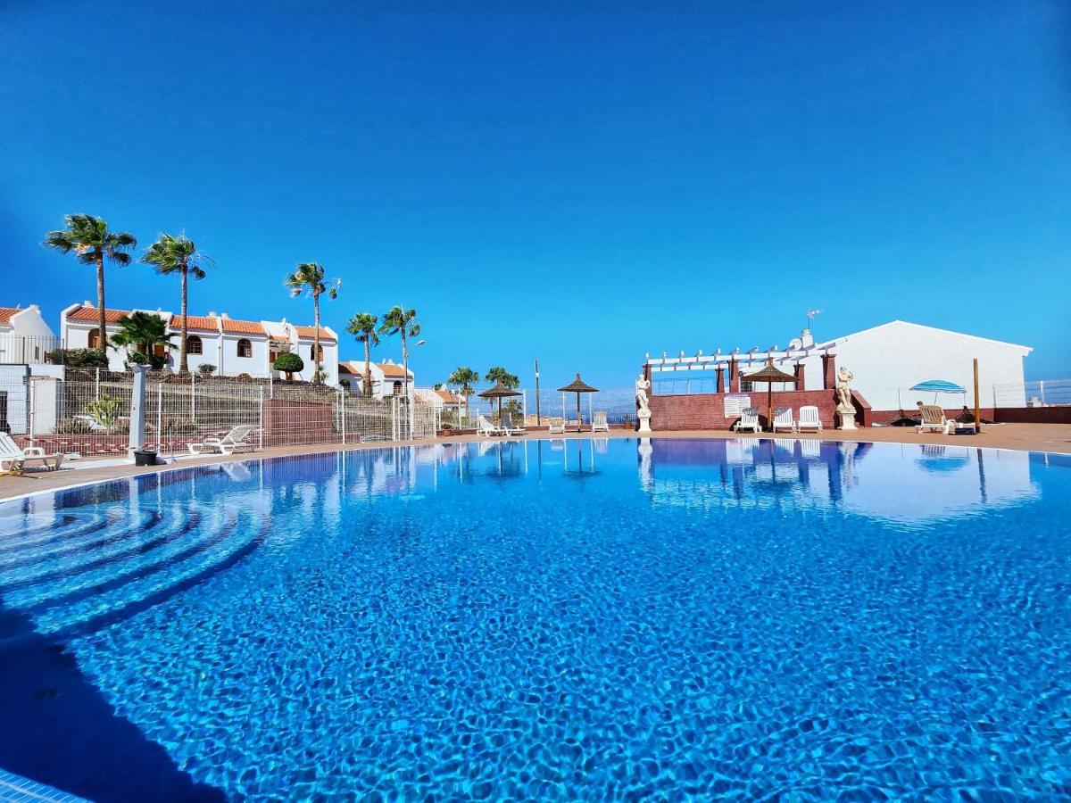 Chill Out Canarias * Адехе
